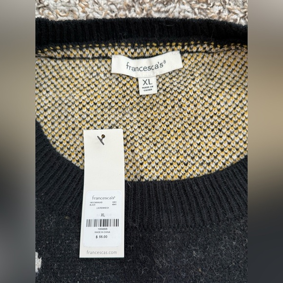 Francesca's Black and White Daisy Sweater | XL 🔥CLEAR THE CLOSET - Picture 6 of 6